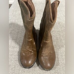 Wonder Nation cowboy boots. Brown.